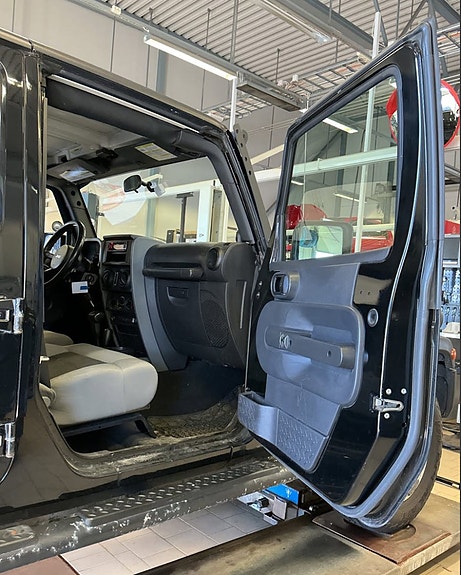 Jeep Wrangler 16 of 24