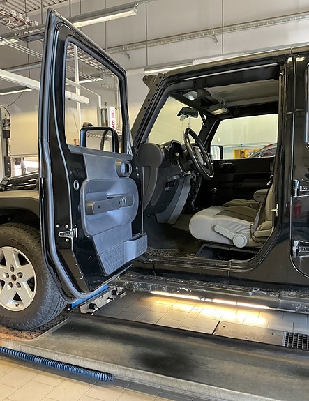 Jeep Wrangler 17 of 24