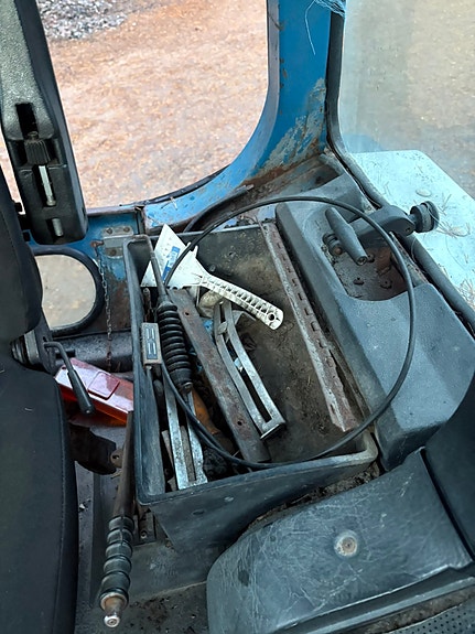 Ford 7810 10 of 13