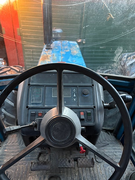 Ford 7810 9 of 13