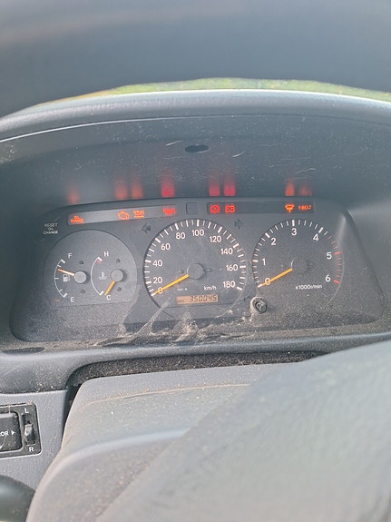 Toyota HiAce 10 of 19