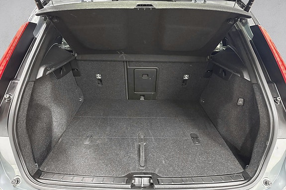 Volvo XC40 19 of 24