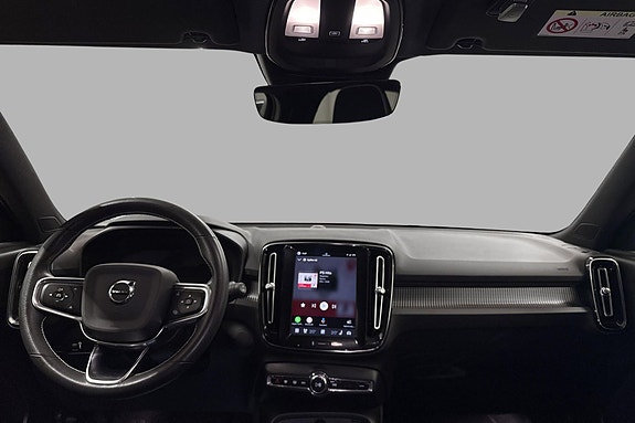 Volvo XC40 11 of 24