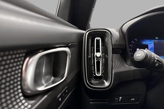 Volvo XC40 24 of 24