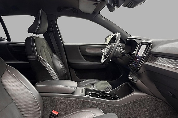 Volvo XC40 16 of 24