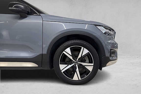 Volvo XC40 5 of 24