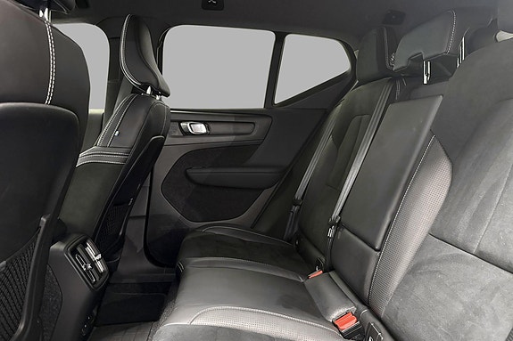 Volvo XC40 17 of 24