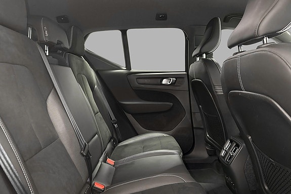 Volvo XC40 18 of 24