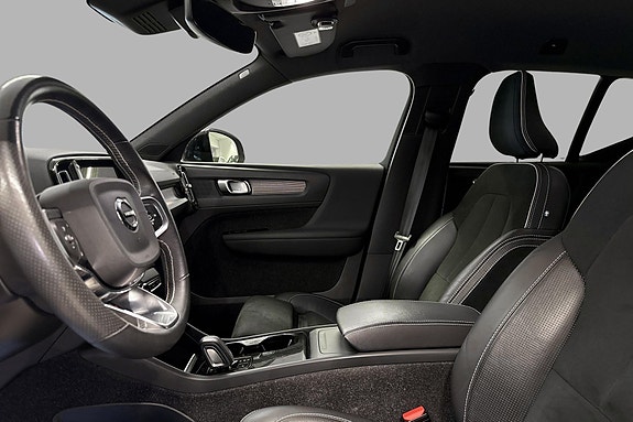 Volvo XC40 12 of 24