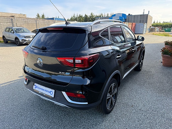 MG ZS EV 6 of 17