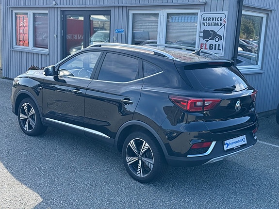 MG ZS EV 4 of 17