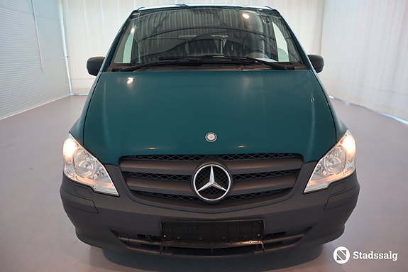 Mercedes-Benz Vito 113 2 of 10