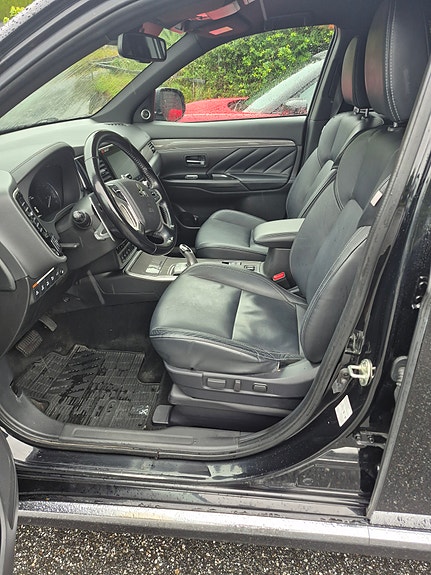 Mitsubishi Outlander 24 of 30