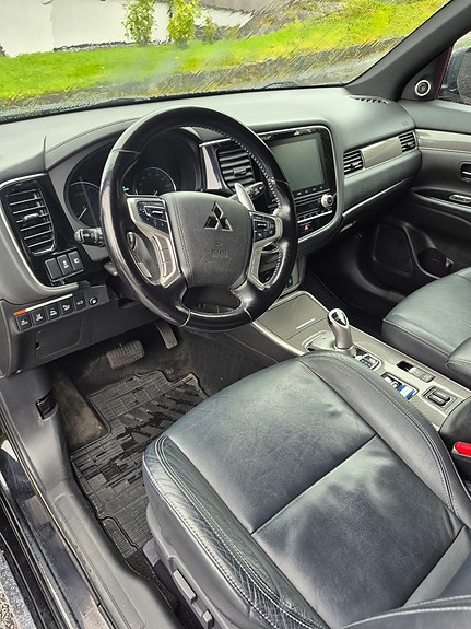 Mitsubishi Outlander 25 of 30