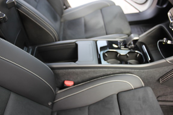 Volvo XC40 11 of 30