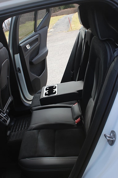 Volvo XC40 17 of 30