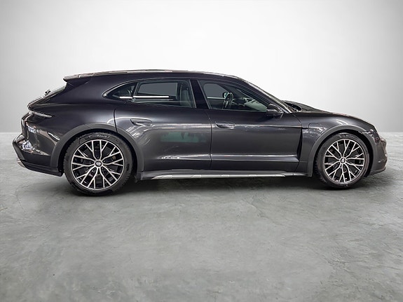 Porsche Taycan Cross Turismo 6 of 27