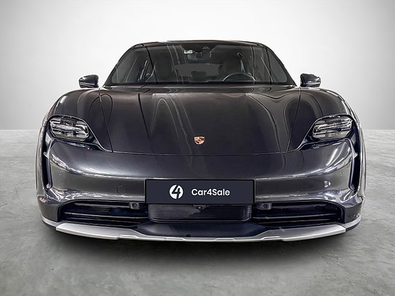 Porsche Taycan Cross Turismo 8 of 27