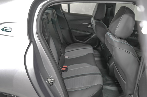 Peugeot e-208 9 of 20