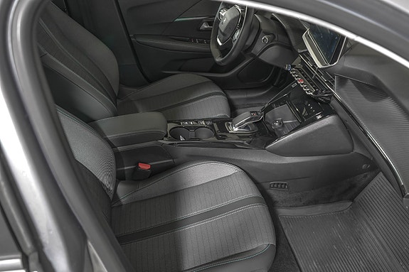 Peugeot e-208 12 of 20
