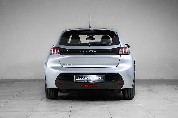 Peugeot e-208 6 of 20