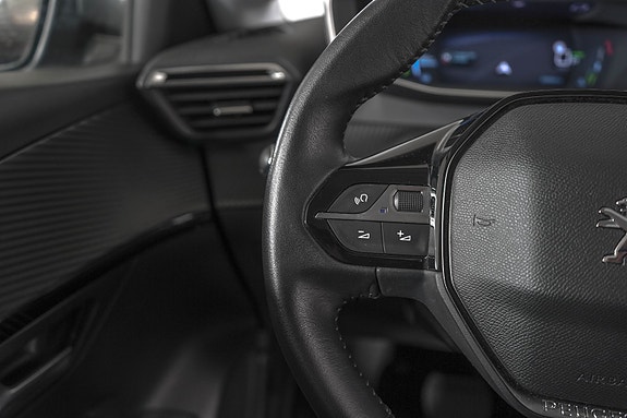 Peugeot e-208 16 of 20