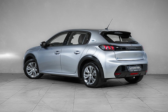 Peugeot e-208 5 of 20