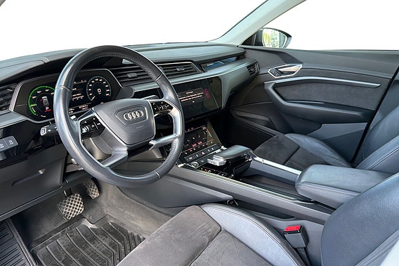Audi e-tron Sportback 10 of 26