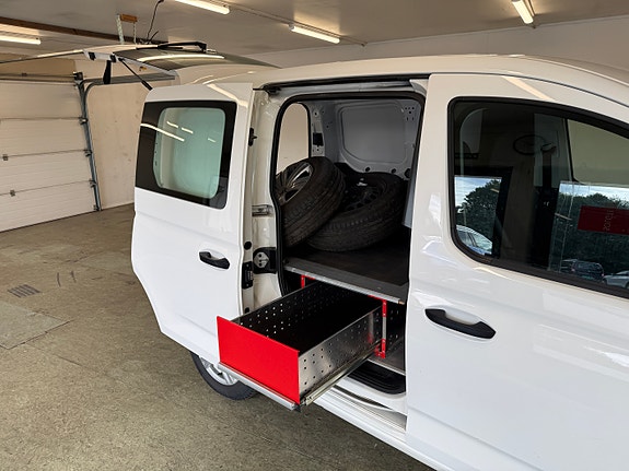 Volkswagen Caddy 23 of 23