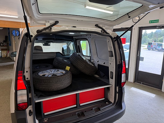 Volkswagen Caddy 21 of 23