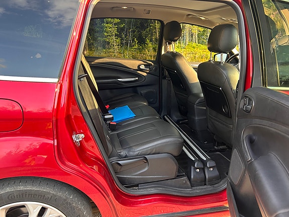 Ford S-MAX 11 of 30