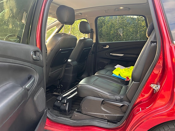 Ford S-MAX 8 of 30