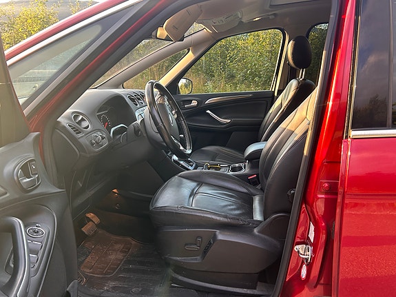 Ford S-MAX 9 of 30