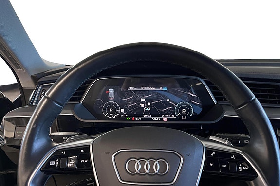 Audi e-tron 8 of 11