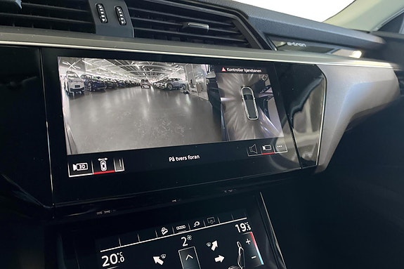 Audi e-tron 11 of 11