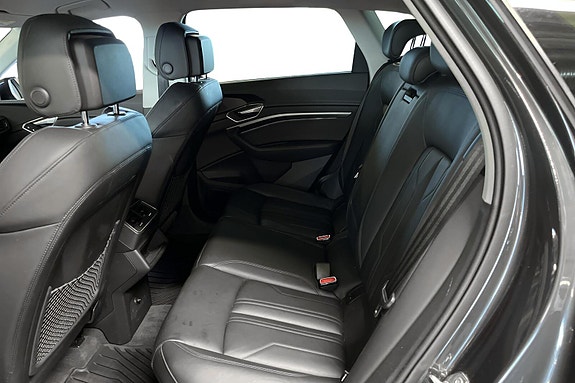 Audi e-tron 6 of 11