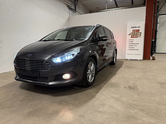 Ford S-MAX 11 of 30