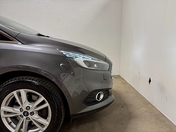 Ford S-MAX 25 of 30