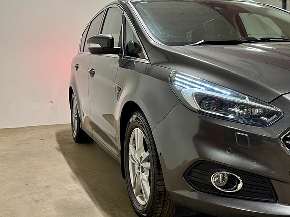Ford S-MAX 15 of 30
