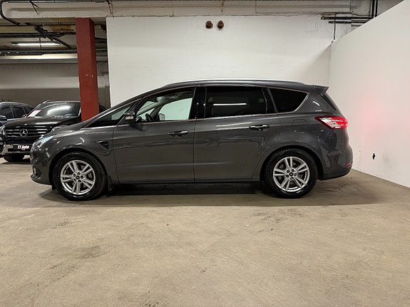 Ford S-MAX 16 of 30