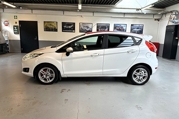 Ford Fiesta 2 of 26