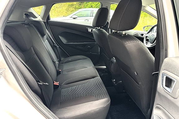 Ford Fiesta 13 of 26