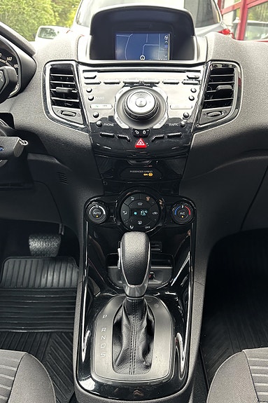 Ford Fiesta 19 of 26