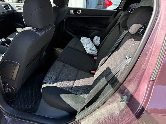 Peugeot 307 9 of 16