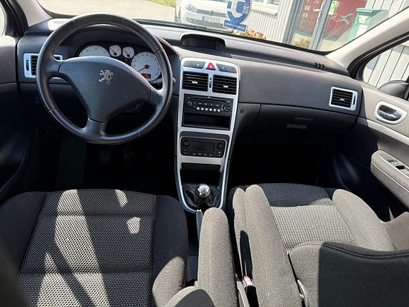 Peugeot 307 8 of 16