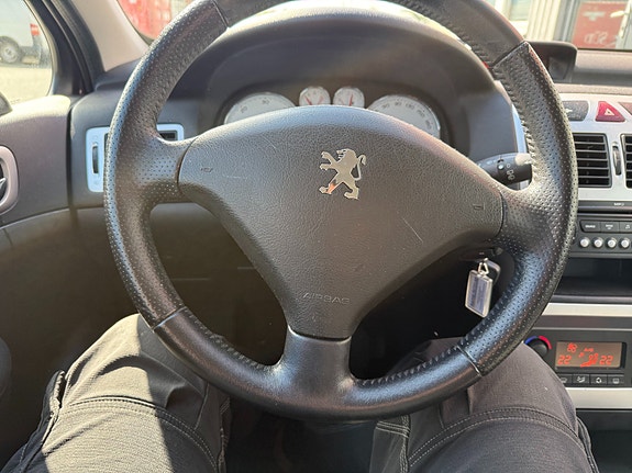 Peugeot 307 12 of 16