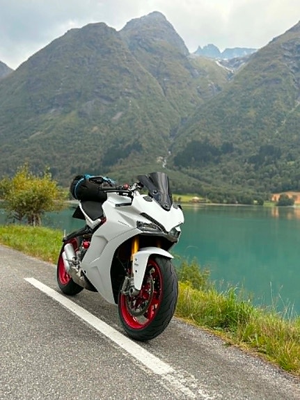 Ducati SuperSport S 7 of 12