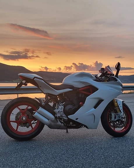 Ducati SuperSport S 9 of 12