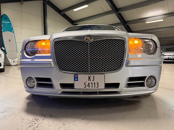 Chrysler 300C 11 of 19