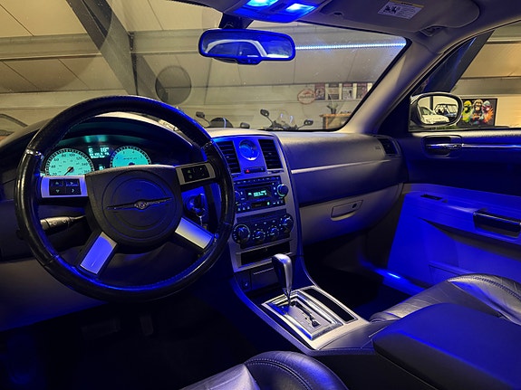 Chrysler 300C 16 of 19